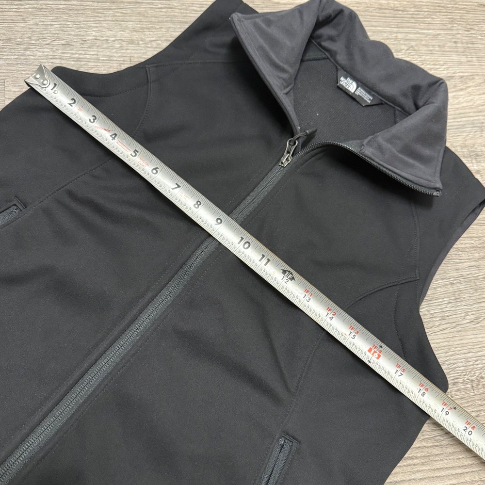 The North Face Disney Swan & Dolphin WindWall Vest Women Medium Black Softshell - Picture 6 of 10